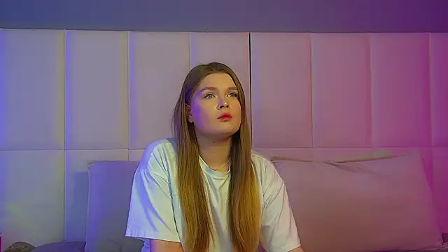 CrystalLyons online show from 03/17/26, 06:33