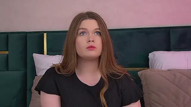 CrystalLyons online show from 05/17/26, 06:22