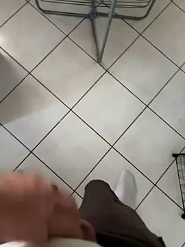 Snapshot of mj23641 chatting on 12/01/25, 04:01 mj23641 online show from 12/01/25, 04:01