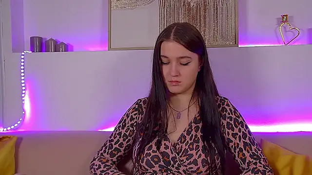 ChristinaMilton online show from 03/08/25, 04:01