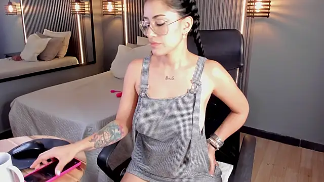 Snapshot of aura-baker chatting on 02/05/25, 03:42 aura-baker online show from 02/05/25, 03:42