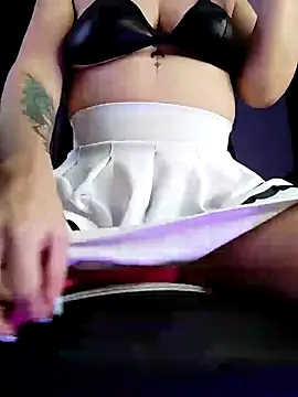 Snapshot of aura-baker chatting on 02/11/25, 03:51 aura-baker online show from 02/11/25, 03:51