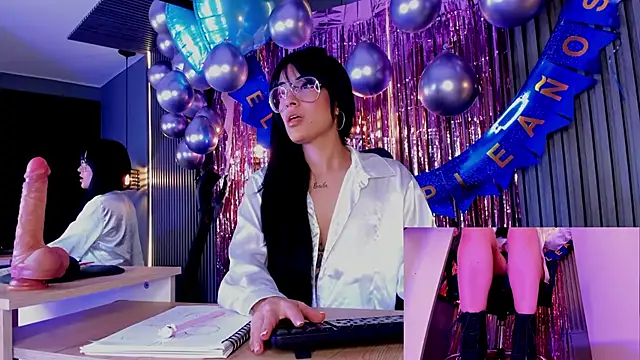 Snapshot of aura-baker chatting on 03/08/25, 12:30 aura-baker online show from 03/08/25, 12:30