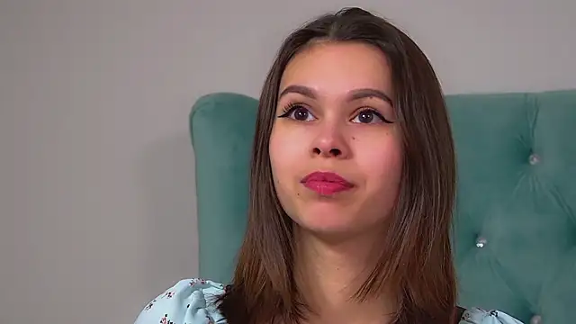 PollyLanders online show from 11/23/25, 06:08