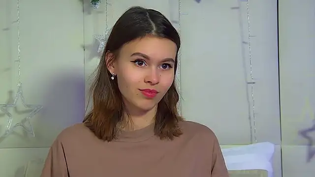 PollyLanders online show from 12/14/25, 06:23