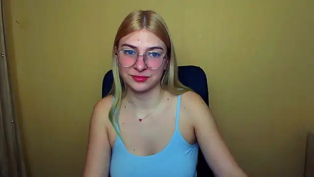 Luna Lush  online show from 01/03/25, 08:21