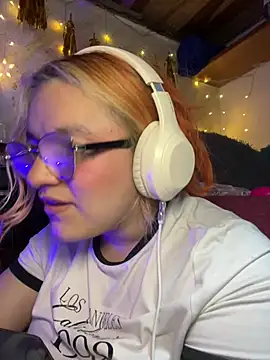 SophiaWeestt99 online show from 04/11/26, 07:45