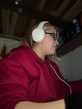 SophiaWeestt99 online show from 05/19/26, 04:30
