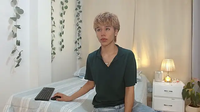 Tommyfoxboy online show from 01/29/25, 01:07