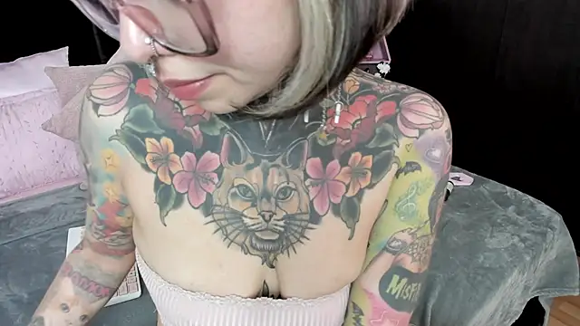 NikkiRamone online show from 01/07/25, 06:03