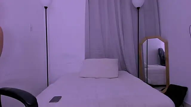 Miiafoxxx online show from 12/23/24, 01:51