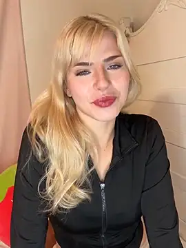 Snapshot of SirenitySirenxx chatting on 12/11/24, 09:23 SirenitySirenxx online show from 12/11/24, 09:23