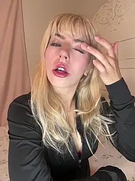 Snapshot of SirenitySirenxx chatting on 12/12/24, 08:47 SirenitySirenxx online show from 12/12/24, 08:47