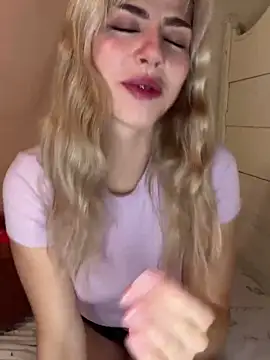 Snapshot of SirenitySirenxx chatting on 01/11/25, 03:23 SirenitySirenxx online show from 01/11/25, 03:23