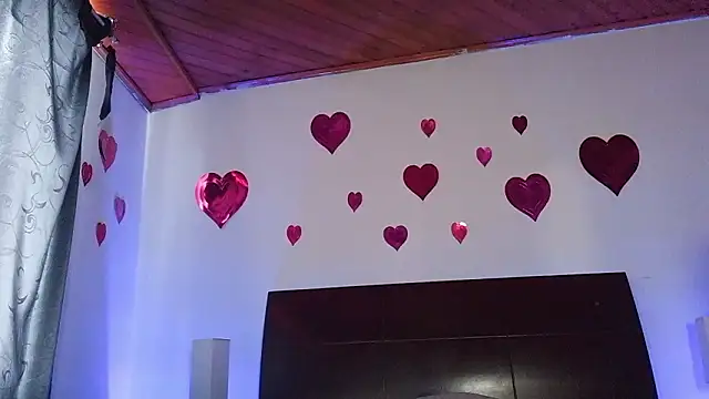 luccycollins  online show from 02/11/26, 03:17