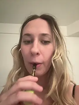 Snapshot of M1ssyk1ssy chatting on 12/19/24, 10:32 M1ssyk1ssy online show from 12/19/24, 10:32