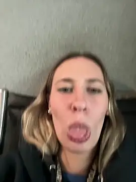 Snapshot of M1ssyk1ssy chatting on 01/17/25, 06:44 M1ssyk1ssy online show from 01/17/25, 06:44