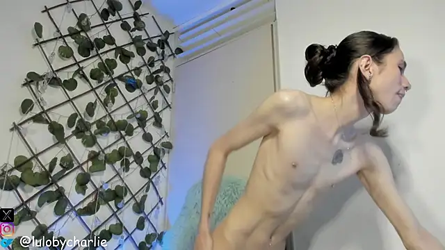 Snapshot of vodkadelulo chatting on 09/13/25, 05:07 vodkadelulo online show from 09/13/25, 05:07