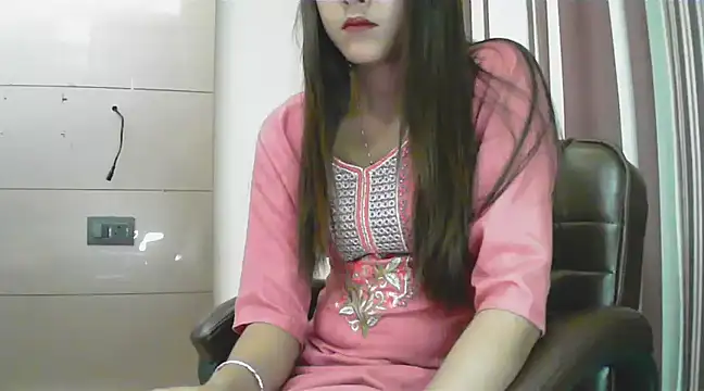 Snapshot of collage_hoty chatting on 03/05/25, 11:38 collage hoty online show from 03/05/25, 11:38