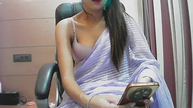 Snapshot of collage_hoty chatting on 09/15/25, 05:13 collage hoty online show from 09/15/25, 05:13