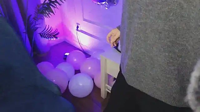 Deiri Delightful online show from 12/13/24, 06:00
