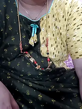 gaurika18 online show from 03/11/25, 07:47