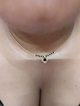 gaurika18 online show from 09/09/25, 08:41