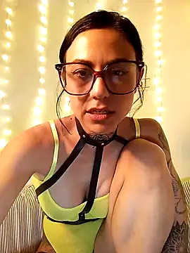 Snapshot of Happygio chatting on 01/13/25, 08:37 Happygio online show from 01/13/25, 08:37