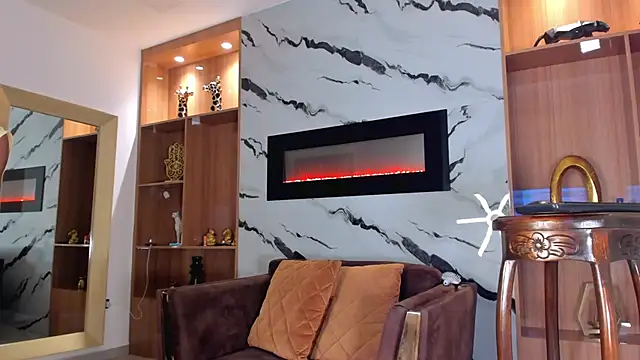 Keila Mendoza online show from 11/26/25, 05:08