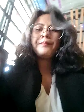 Snapshot of lara_moon25 chatting on 12/13/24, 10:13 lara moon25 online show from 12/13/24, 10:13