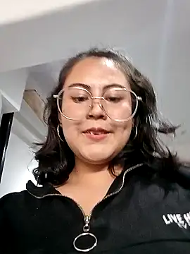 Snapshot of lara_moon25 chatting on 12/16/24, 08:48 lara moon25 online show from 12/16/24, 08:48