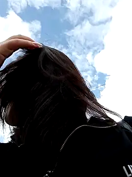 Snapshot of lara_moon25 chatting on 12/18/24, 08:25 lara moon25 online show from 12/18/24, 08:25