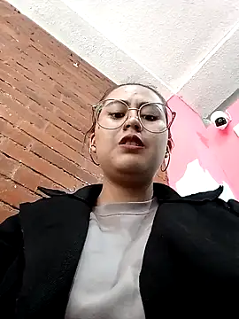 Snapshot of lara_moon25 chatting on 12/30/24, 06:16 lara moon25 online show from 12/30/24, 06:16