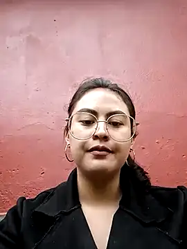 Snapshot of lara_moon25 chatting on 03/14/25, 07:23 lara moon25 online show from 03/14/25, 07:23