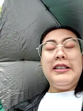 Snapshot of lara_moon25 chatting on 03/18/25, 07:53 lara moon25 online show from 03/18/25, 07:53