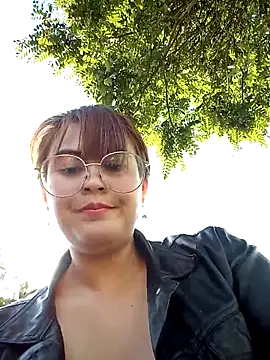 Snapshot of lara_moon25 chatting on 09/09/25, 08:52 lara moon25 online show from 09/09/25, 08:52