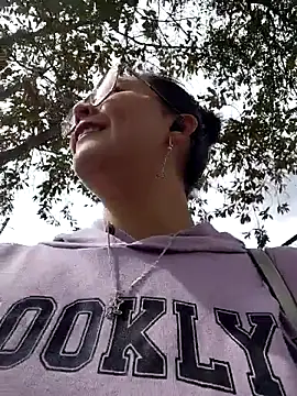 Snapshot of lara_moon25 chatting on 10/29/25, 07:37 lara moon25 online show from 10/29/25, 07:37