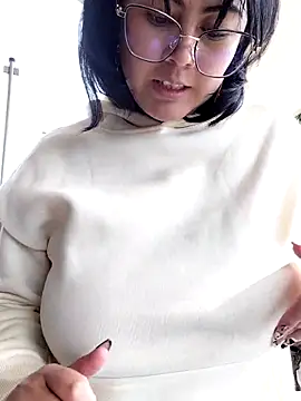 Snapshot of lara_moon25 chatting on 11/04/25, 08:19 lara moon25 online show from 11/04/25, 08:19