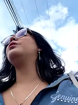 Snapshot of lara_moon25 chatting on 11/21/25, 07:34 lara moon25 online show from 11/21/25, 07:34