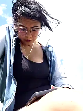 Snapshot of lara_moon25 chatting on 11/22/25, 07:13 lara moon25 online show from 11/22/25, 07:13