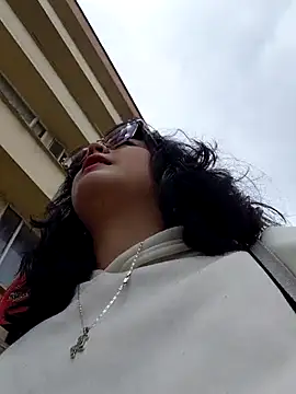 Snapshot of lara_moon25 chatting on 11/23/25, 06:30 lara moon25 online show from 11/23/25, 06:30