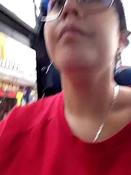 Snapshot of lara_moon25 chatting on 11/26/25, 07:04 lara moon25 online show from 11/26/25, 07:04