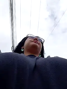 Snapshot of lara_moon25 chatting on 11/28/25, 07:49 lara moon25 online show from 11/28/25, 07:49