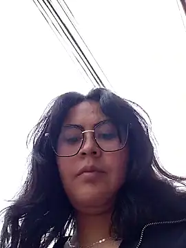 lara moon25 online show from 12/22/25, 06:49