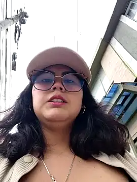 lara moon25 online show from 01/16/26, 05:50