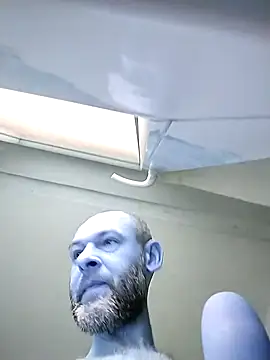 Andrzej-M online show from 09/18/25, 02:41