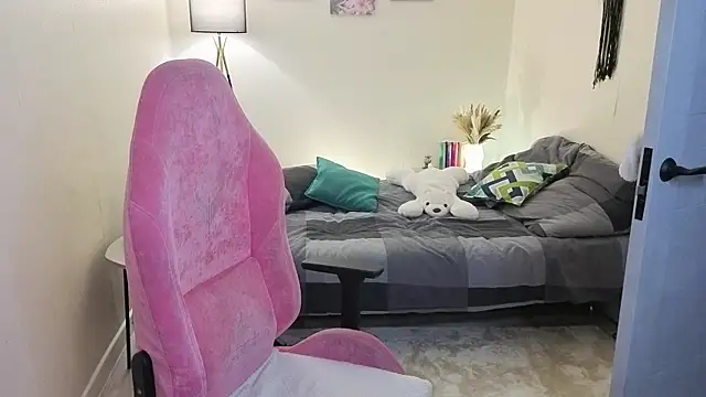 Lill Mary online show from 10/12/25, 02:10