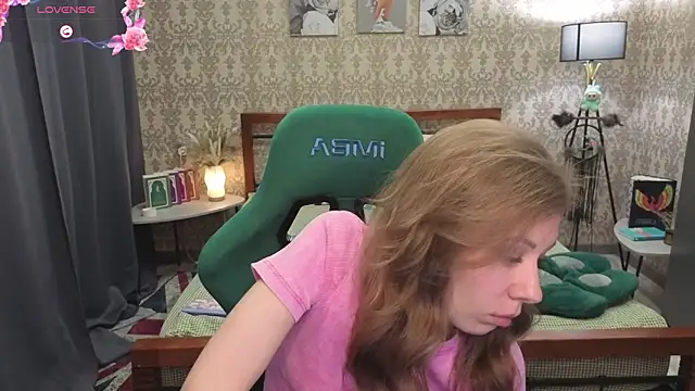 Lill Mary online show from 03/06/26, 03:47