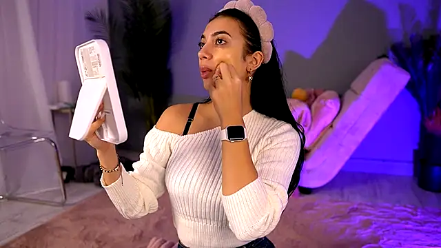 Snapshot of BetsyGonzale chatting on 10/21/25, 04:02 BetsyGonzale online show from 10/21/25, 04:02