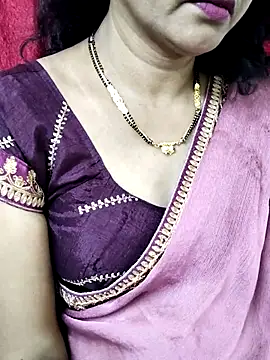 Snapshot of anuradha1432 chatting on 11/13/25, 09:19 anuradha1432 online show from 11/13/25, 09:19